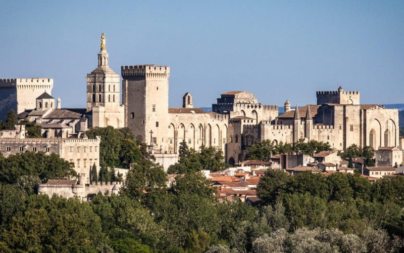 Vue-dAvignon-puis-le-Gard-1920x960